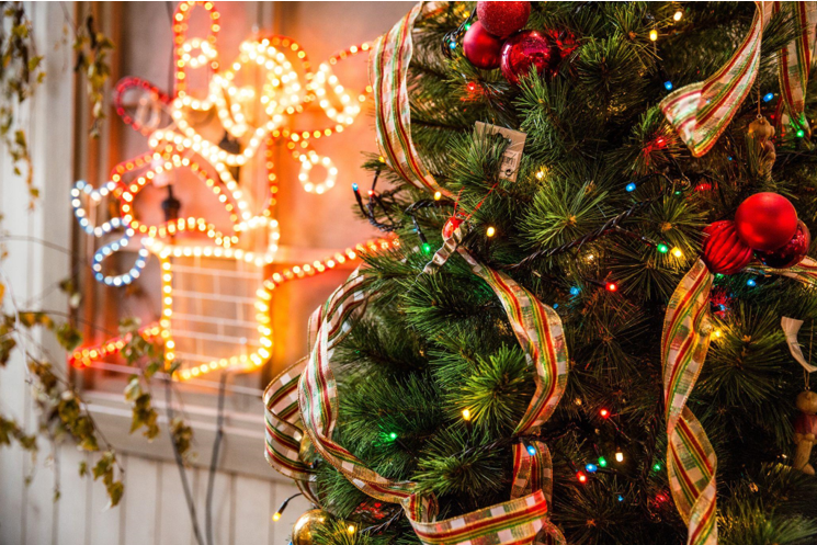 The Healthy and Long-lasting Appeal of Artificial Christmas Trees